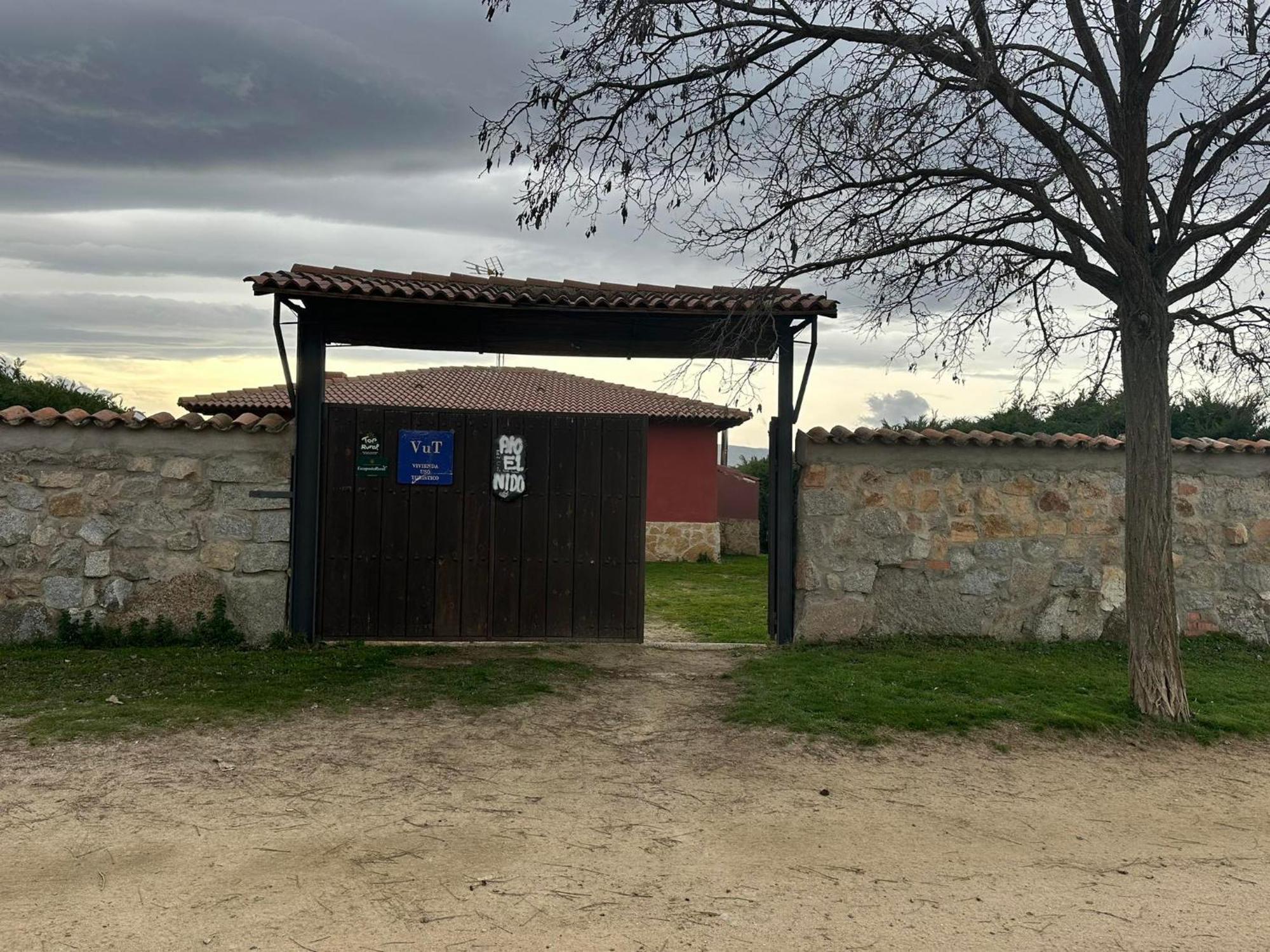 Pensjonat Vivienda De Uso Turistico El Nido La Serrada Zewnętrze zdjęcie
