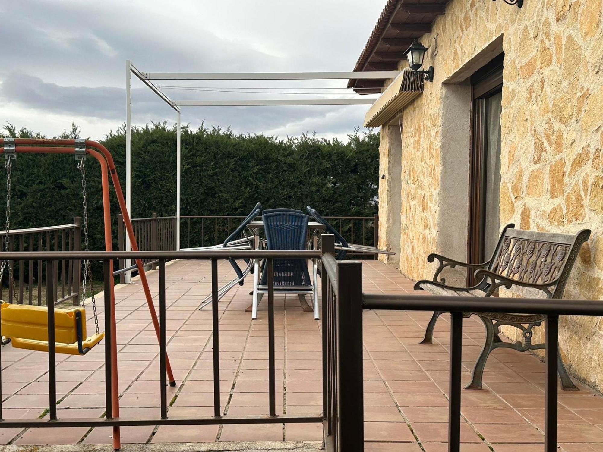 Pensjonat Vivienda De Uso Turistico El Nido La Serrada Zewnętrze zdjęcie